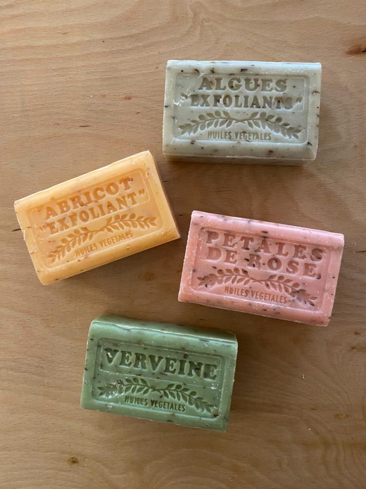Grand Illusions 'Rose' exfoliating soap - Image 2