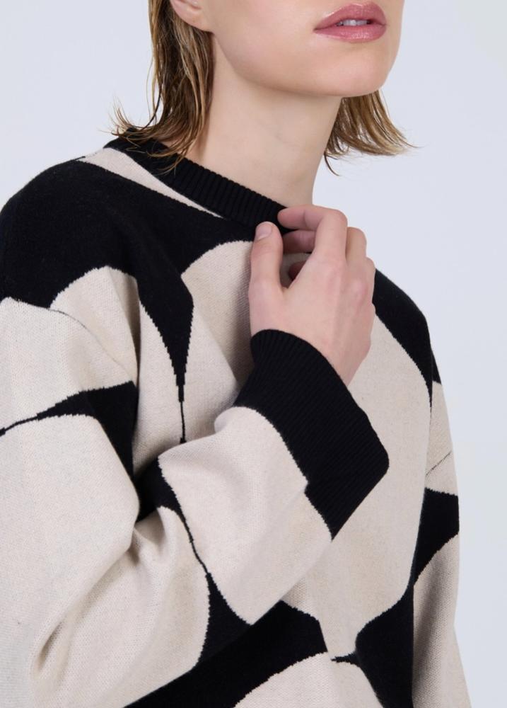 Skatie Giant Circle Sweater - Image 4