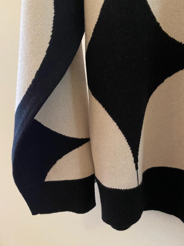 Skatie Giant Circle Sweater - Image 5